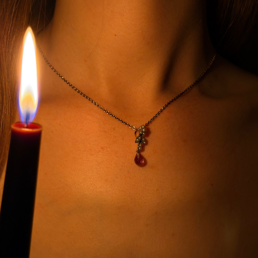The Gothic Edit: Victorian Mourning Jewellery for Halloween