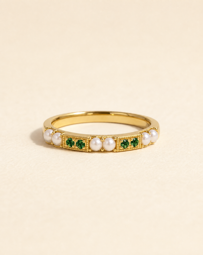 Emerald Gaze ring in gold plated 925 silver, emerald and seed pearl eternity band, Regency-inspired ring